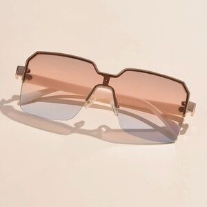Women Square Frame Fashion Sunglasses For Daily Or Vacation Wear.